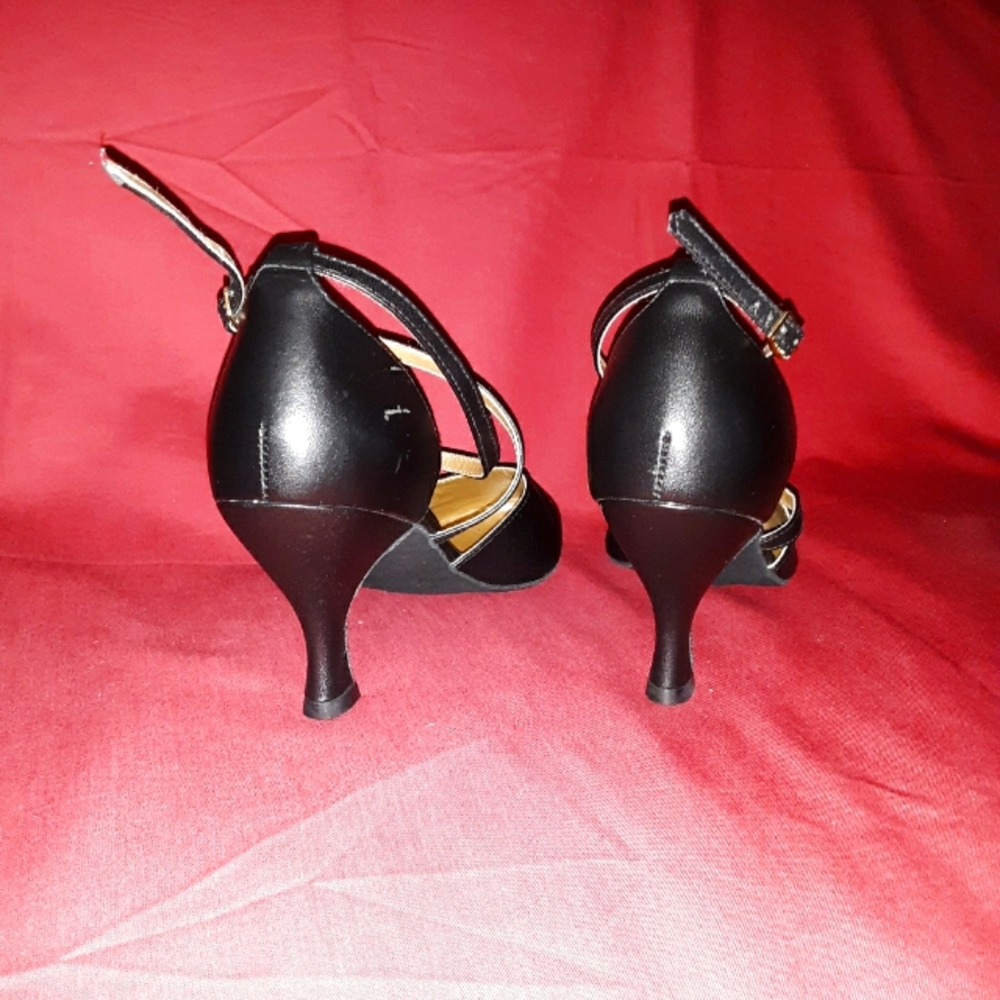 Black Danshuz Cross-Strap Shoes, Size 7